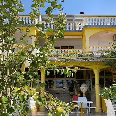 Pansion Michel 3* Liznjan